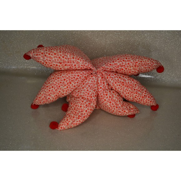 Vintage Christmas Tree Plus Red & White Tabletop Decor - Picture 4 of 4